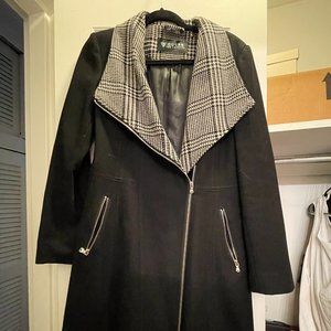 Guess Black and White Winter Coat